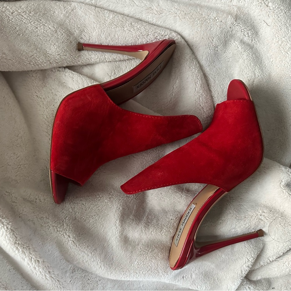 Steve Madden Red Suede Mules